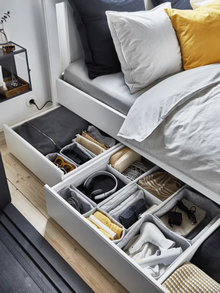 Platform Bed With Drawers Organize