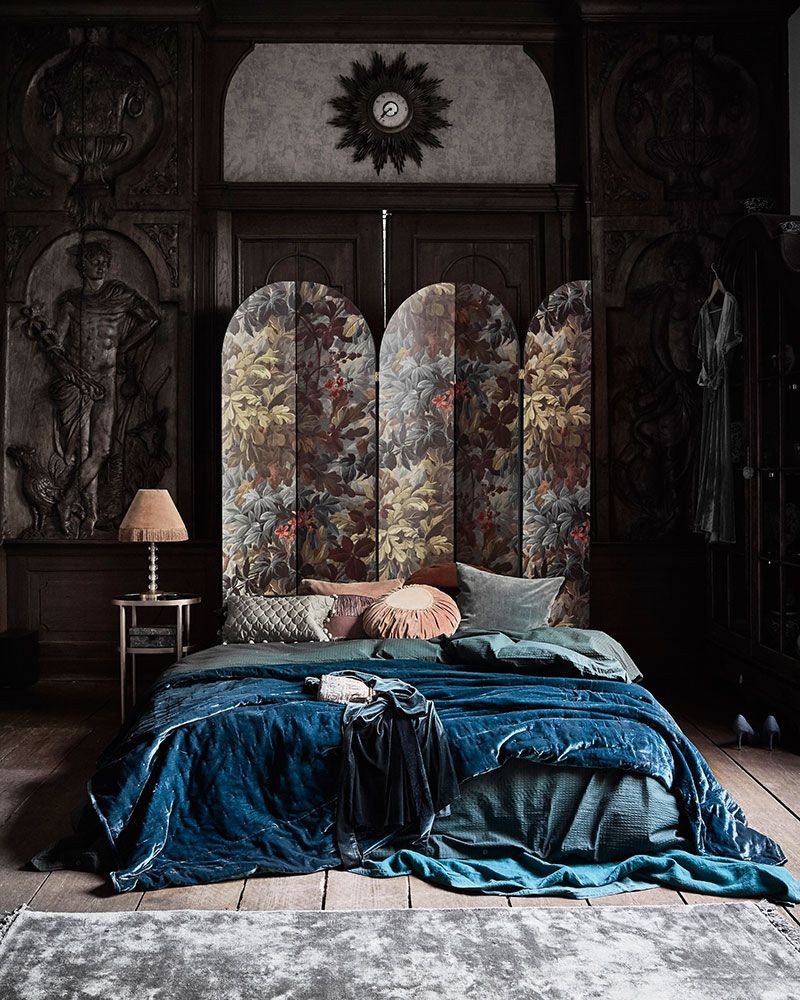 Screen in Chinoiserie style for the bedroom