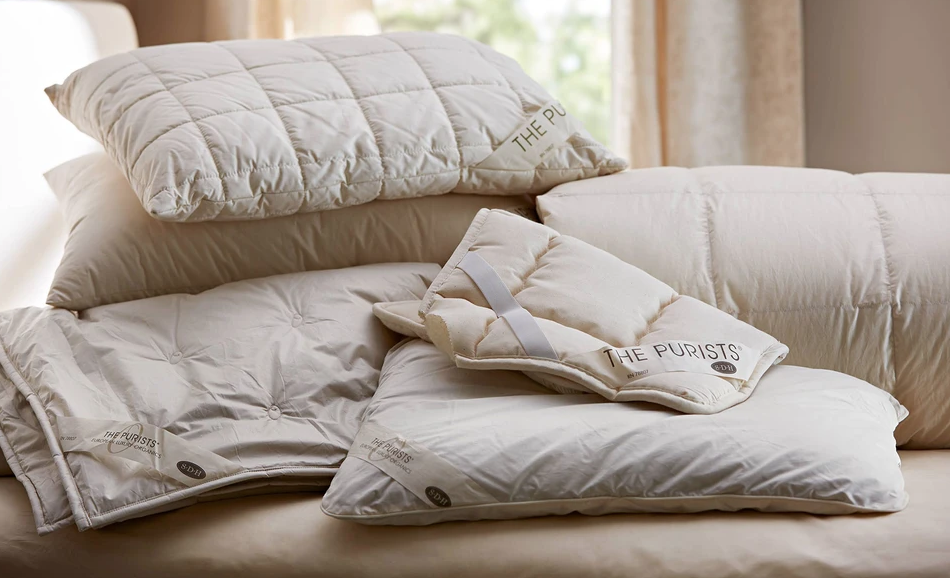 Comforters and Pillows bedding - Sleeping Pillows + Duvet Inserts